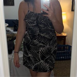 Elle Black and White Leaf Pattern Mini Dress Size Small